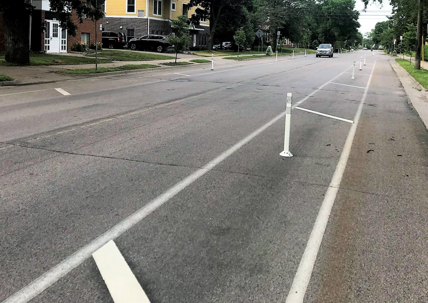 Bike lane markings - buffered lines