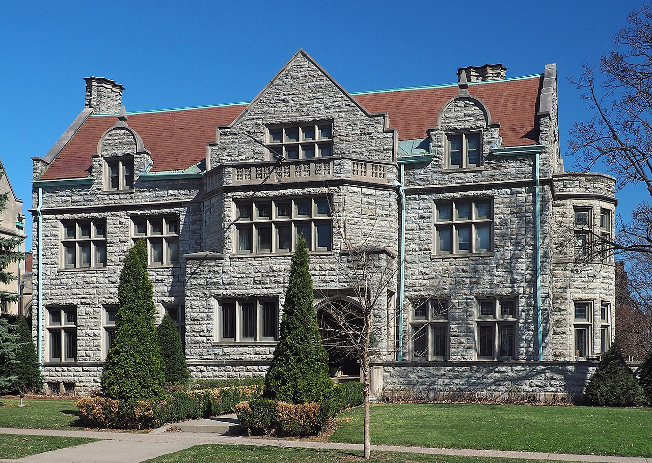 Alfred F. Pillsbury House in Washburn-Fair Oaks Historic District