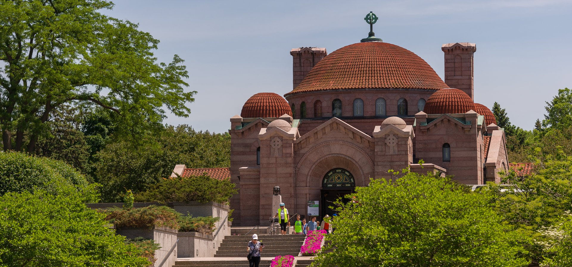 Lakewood Cemetery Chapel