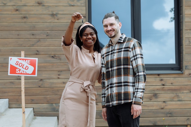 couple buying house