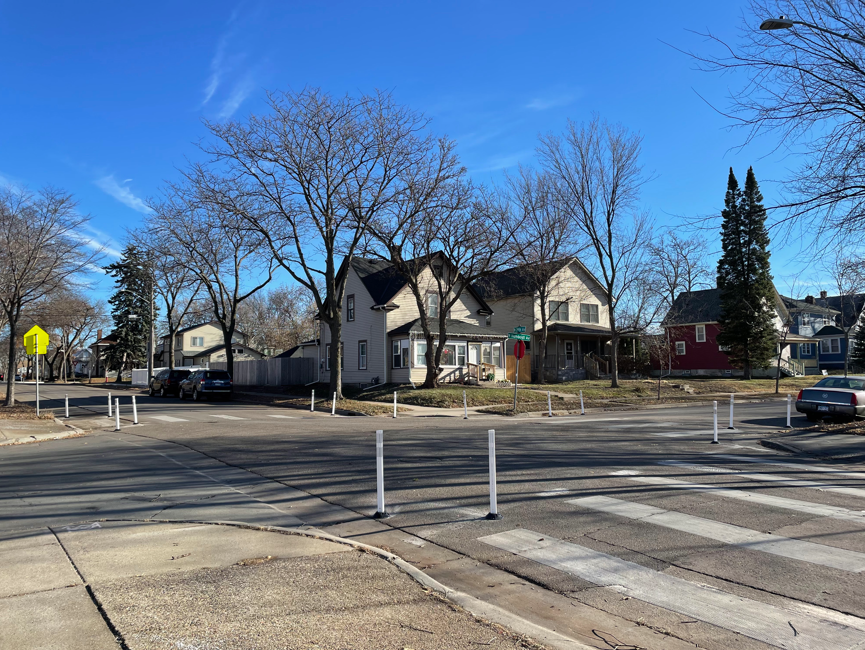 Bump out at 29th & Humboldt Ave N Bump out at 29th & Humboldt Ave N
