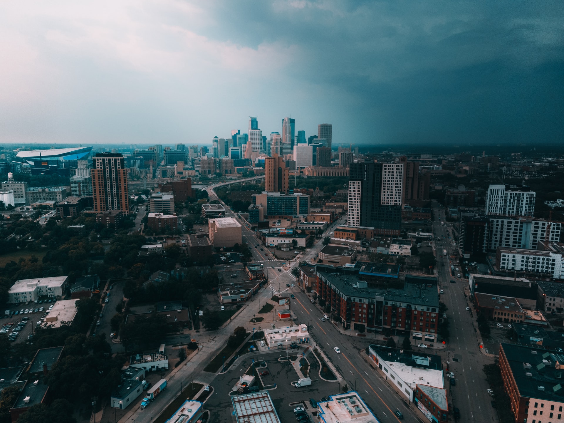 Thunderstorm moves over Minneapolis skyline